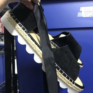 New Comfy black & white sandals